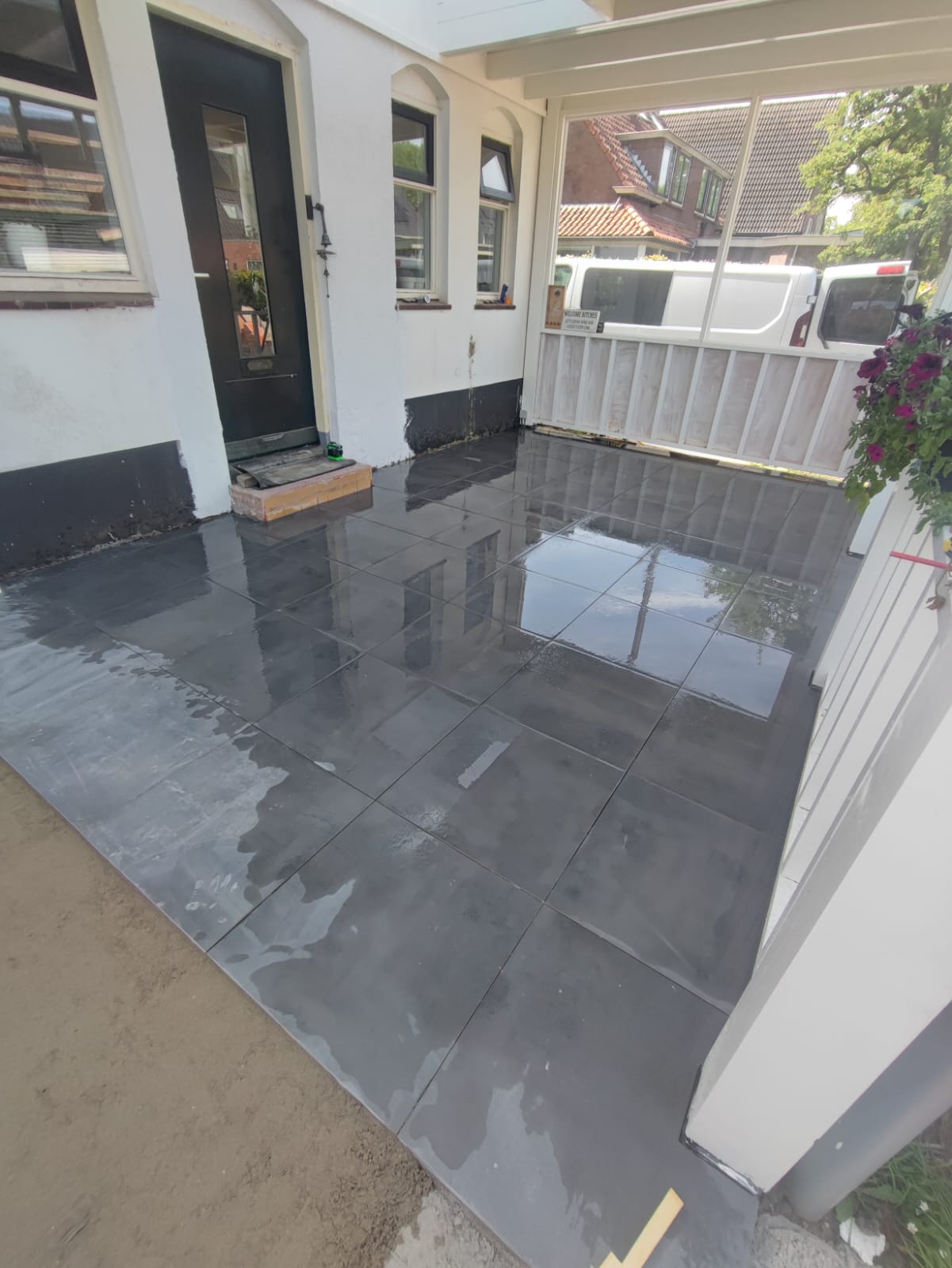 Complete badkamerrenovatie met nieuwe tegels door UNM Tegelzetbedrijf Deventer