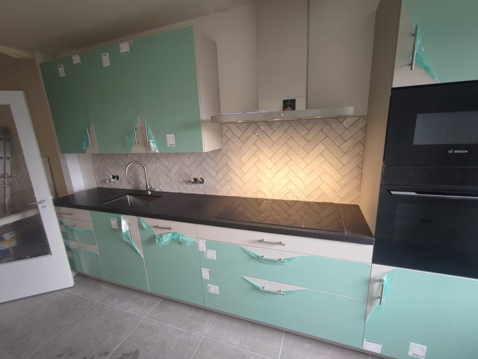 Hal en gang professioneel betegeld door UNM Tegelzetbedrijf Deventer