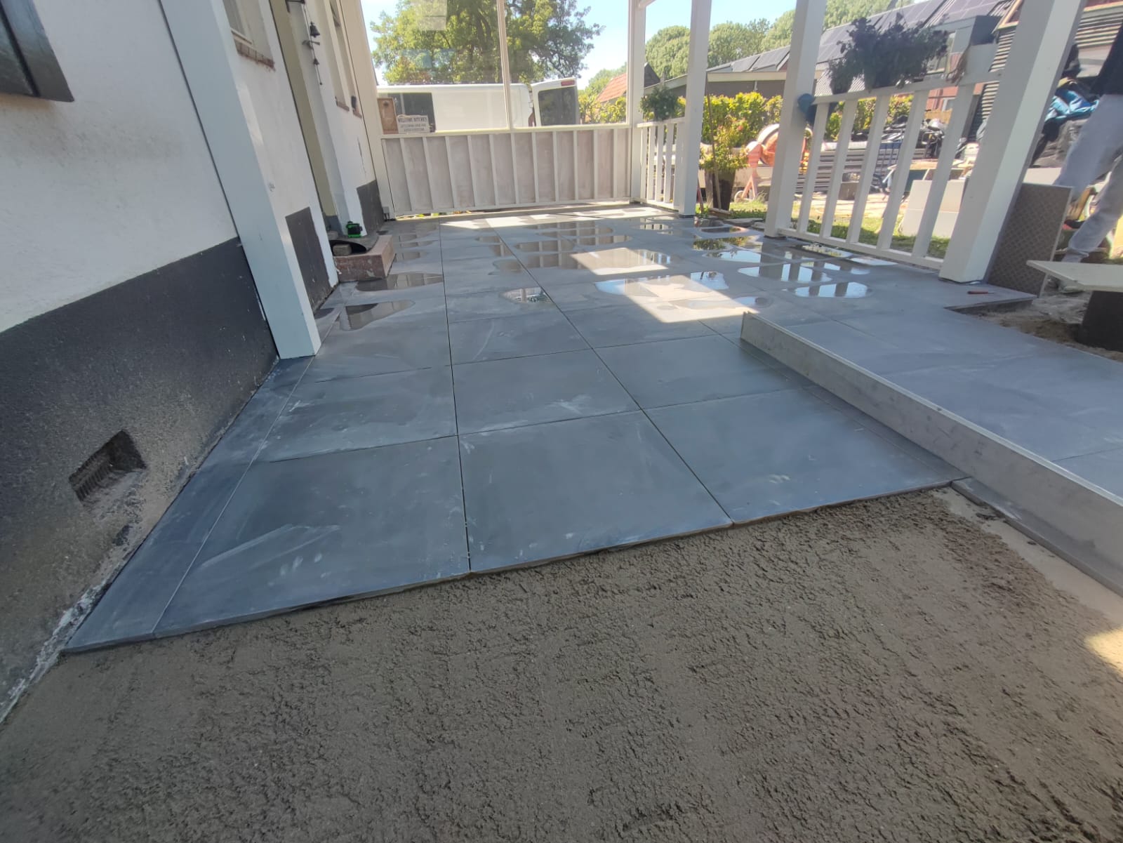 Vloertegels professioneel gelegd door UNM Tegelzetbedrijf Deventer