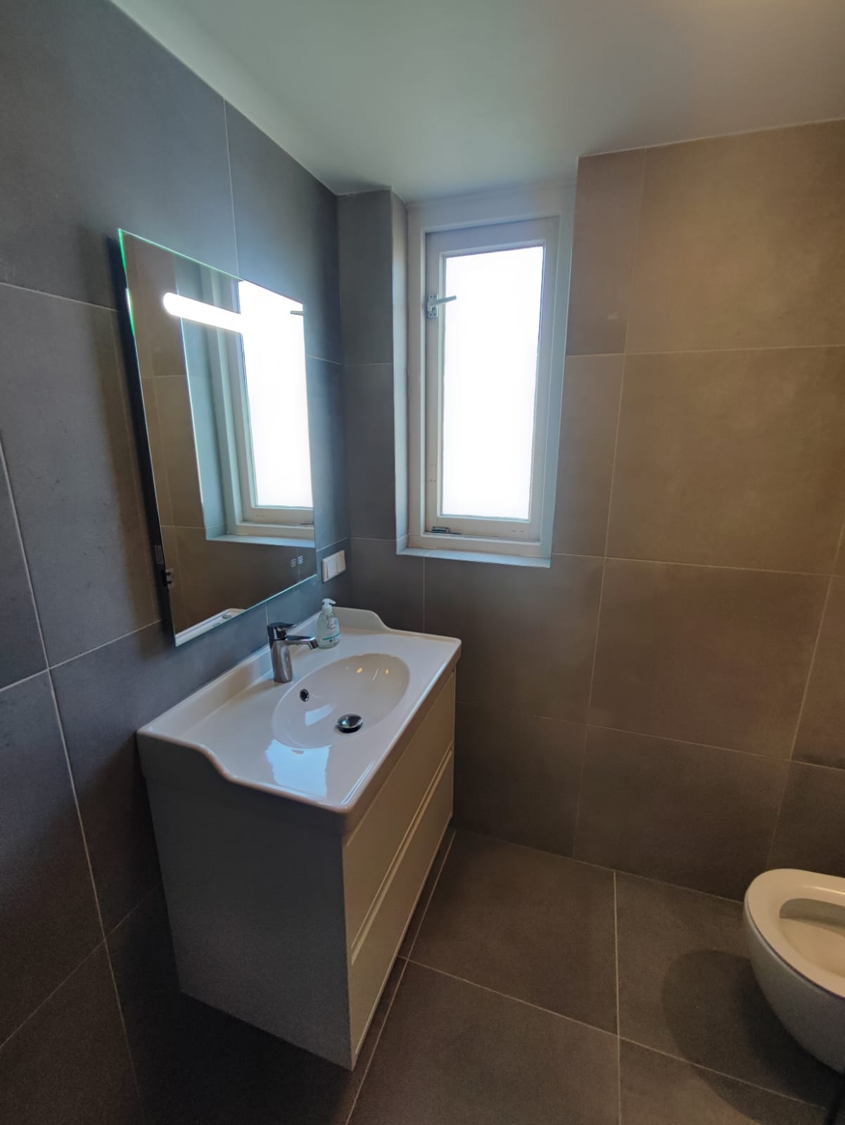 Wandtegels plaatsen in keuken of badkamer door UNM Tegelzetbedrijf Deventer